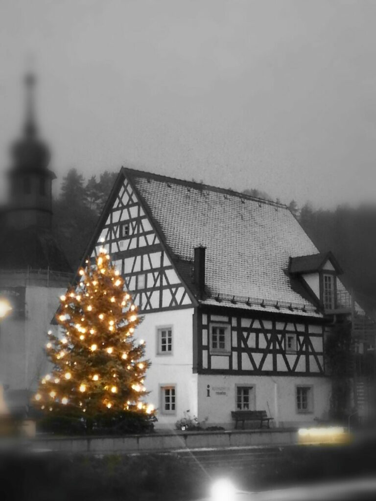 Waischenfeld Rathaus 2 mit Christbaum Waischenfeld Rathaus 2 mit Christbaum